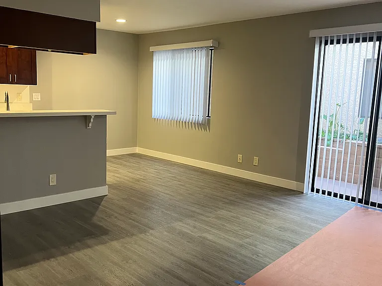 Lincoln Gardens Townhouse Apartments — Photo 17