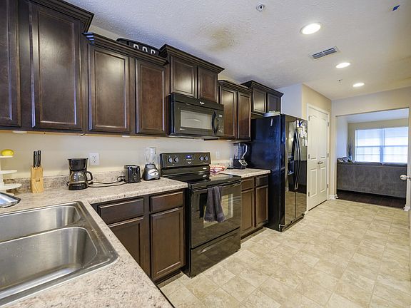 4th image of 104 Latimer Dr