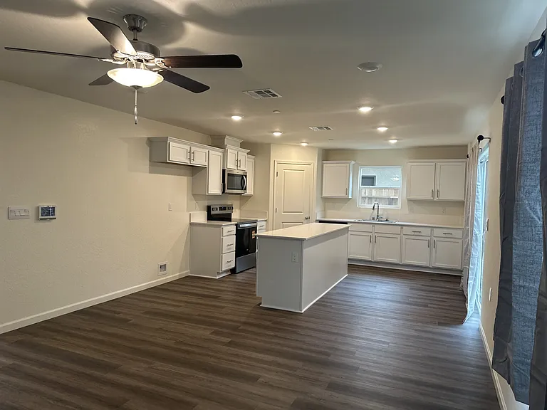 332 Halisan Ct — Photo 6