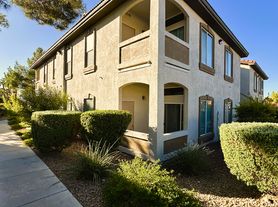 2305 W Horizon Ridge Pkwy