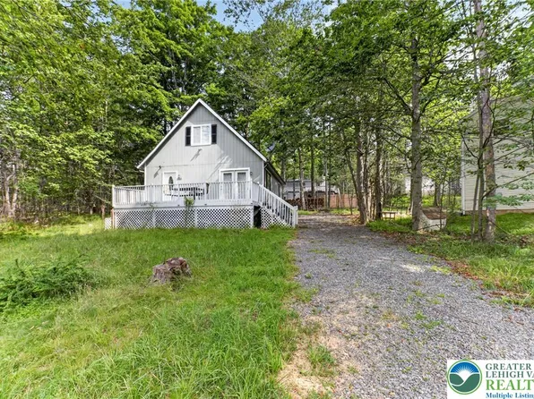 2027 Skyview Ter, Tobyhanna, PA 18466