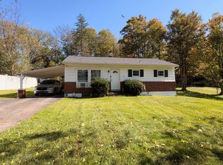 23 Manor Dr, Shavertown, PA 18708
