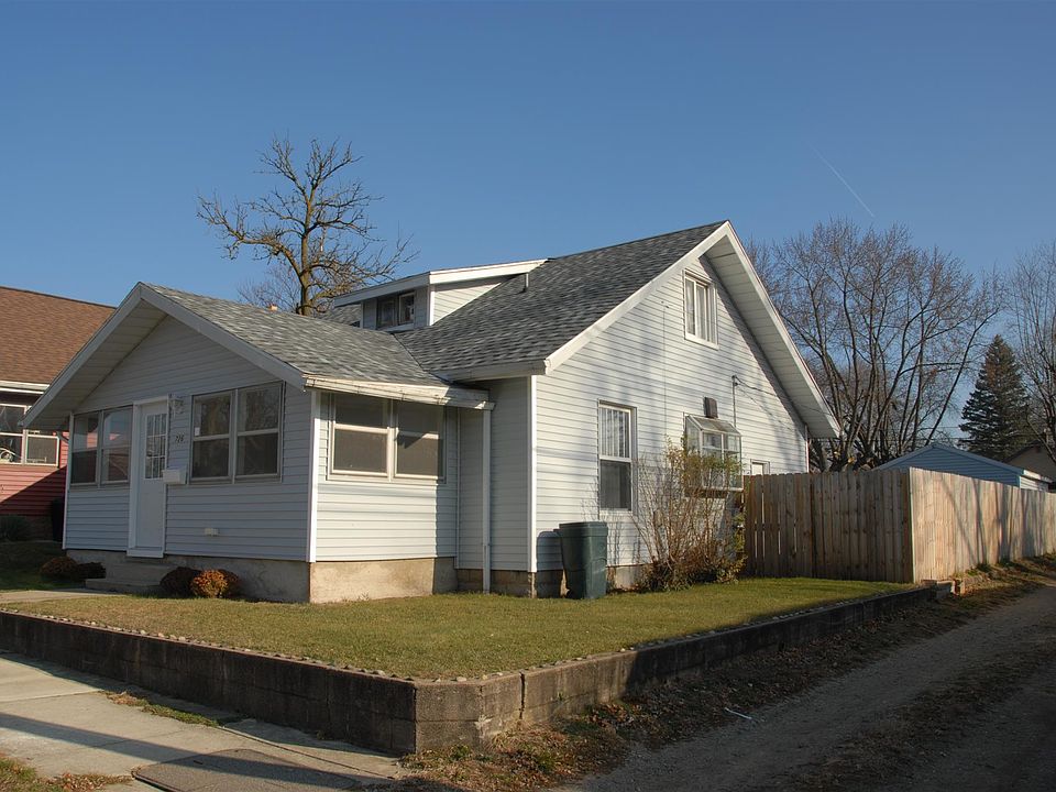 1st image of 726 S 26th St