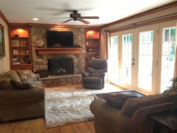 Family room lots of light