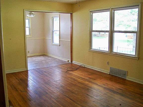 4th image of 821 N Georgie Ave