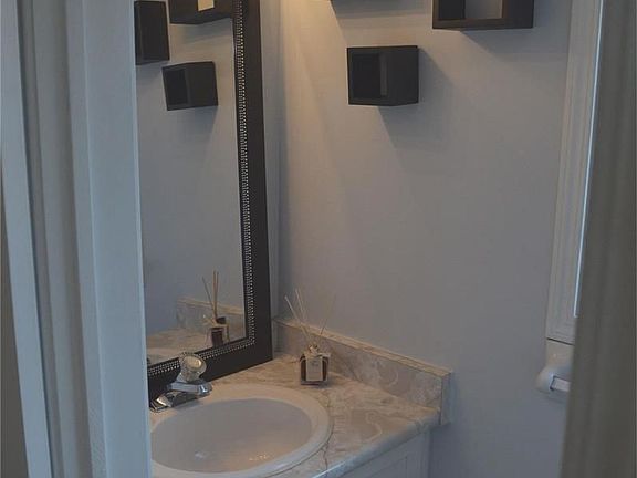 2nd image of 80 Acorn Pl #29