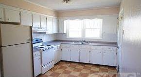 Kitchen w/range & refrigerator