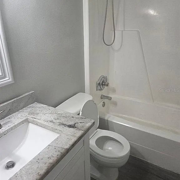 2322 W Saint John St #A — Photo 8
