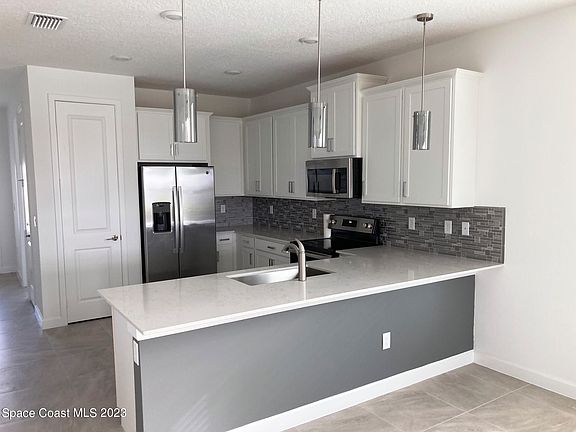 5th image of 9264 Alister Dr