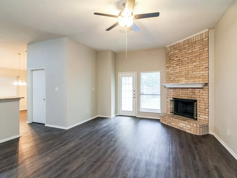 2717 Pioneer Ln — Photo 4