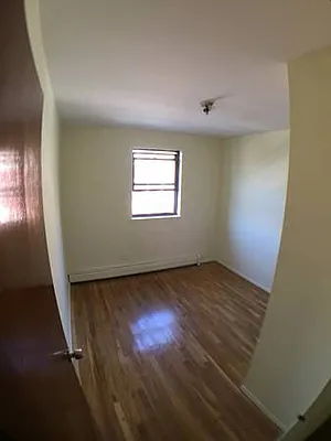 Rented by Chase Global Realty Corp | media 8