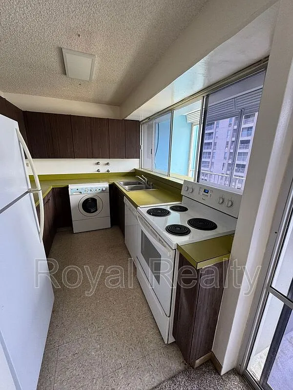 2 bed, 2.0 bath, 856 sqft, $2,850 — Photo 1