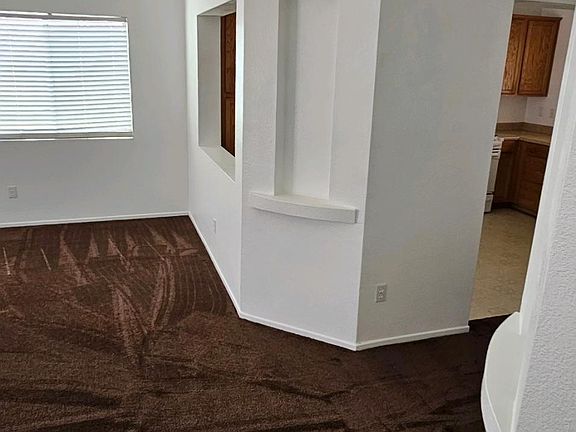 3rd image of 343 Foxtrail Dr