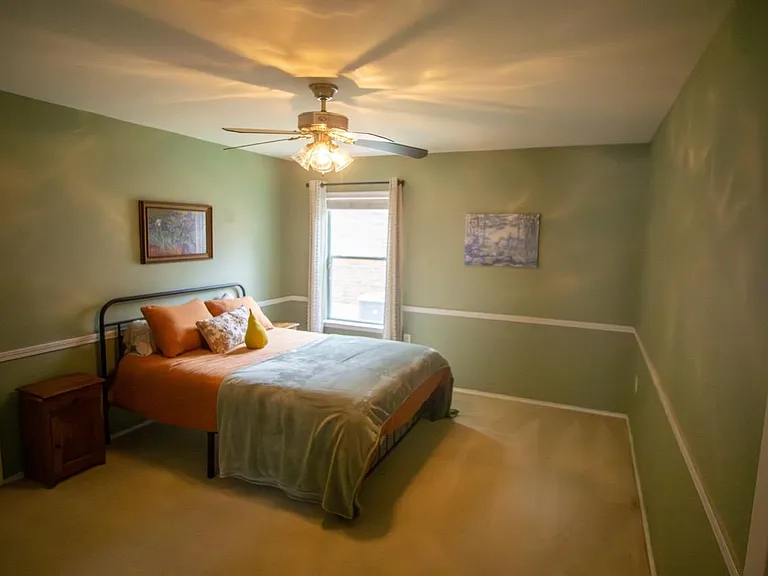 5209 English Glade Dr — Photo 10