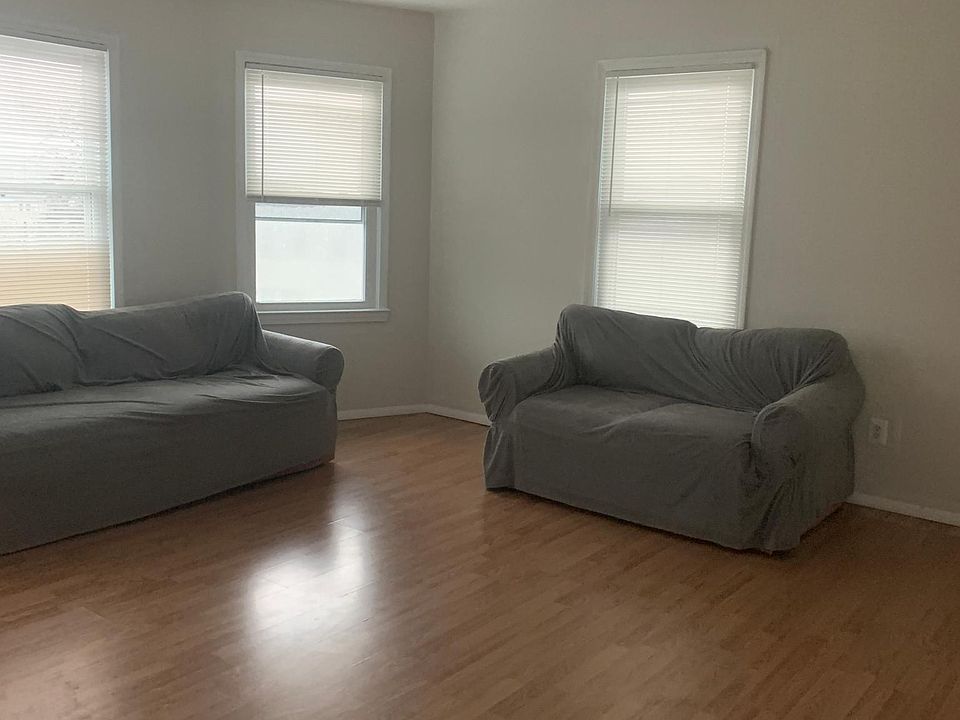 2nd image of 728 Ellsworth St #4