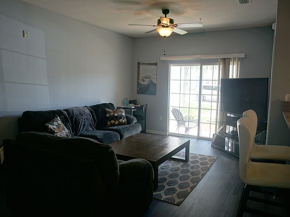 Open floor plan-living room