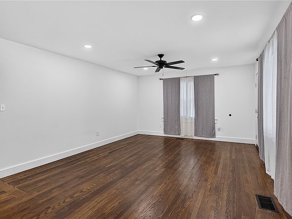 3rd image of 115 Pelfrey St
