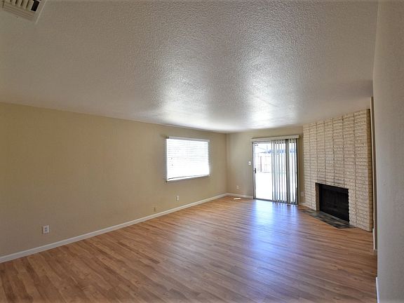 4th image of 1441 Bridgeport Ln