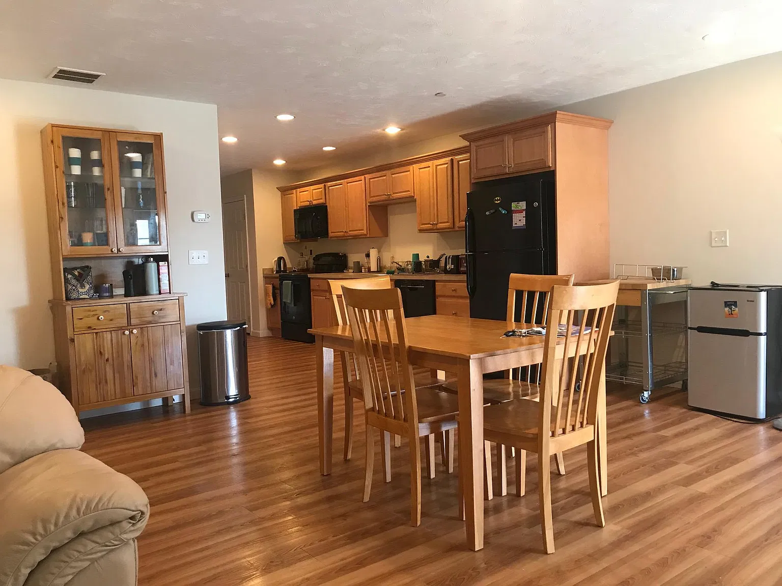 2 bed, 1100 sqft, $1,900 — Photo 4
