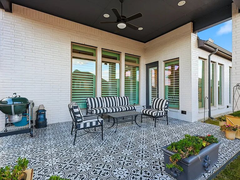 704 Pony Foot Dr — Photo 27