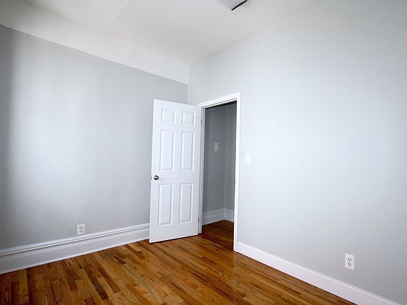 4th image of 111 15th St APT 15