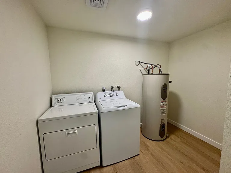 Stone Court Duplex — Photo 12