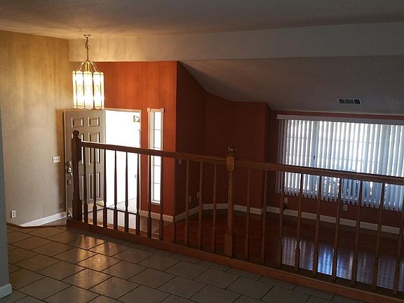 4th image of 513 Elmwood Dr