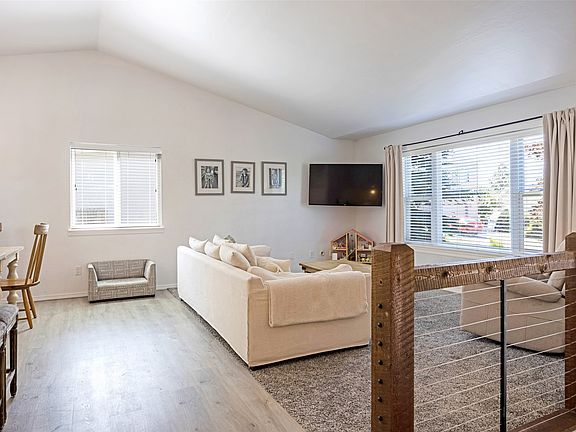 3rd image of 2625 Anthony Ln