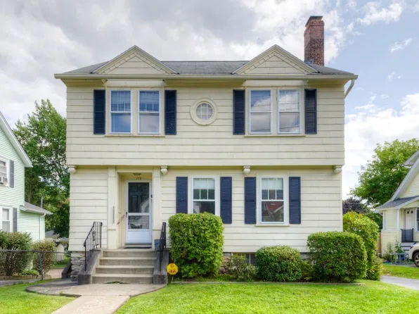 172 June St, Worcester, MA 01602