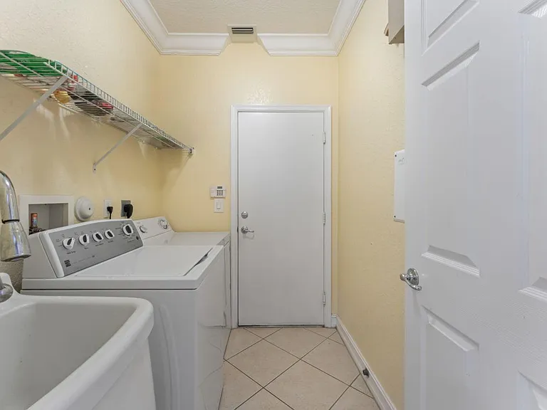 8492 Breezy Oak Way — Photo 20