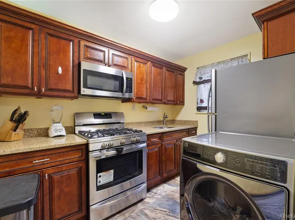 227-18 Hillside Avenue image 7 of 19