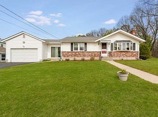 172 Cranston St, Woonsocket, RI 02895