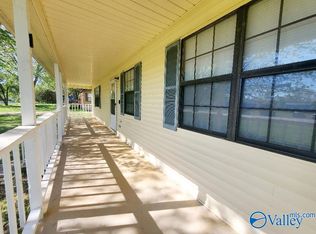 1220 Carter Grove Rd, Hazel Green, AL 35750