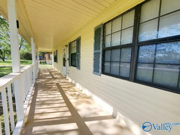 1220 Carter Grove Rd, Hazel Green, AL 35750