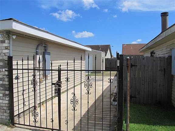 2nd image of 1813 Burnley Dr