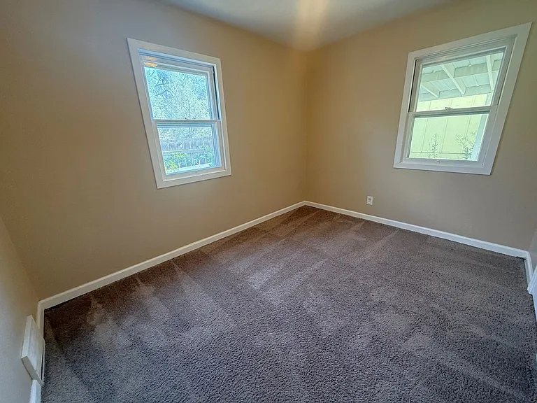 137 N Montana Ave — Photo 8