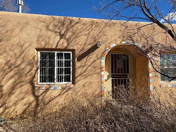 2nd image of 422 Hermosa Dr NE
