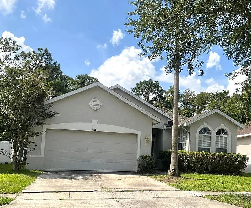1318 Lake Biscayne Way