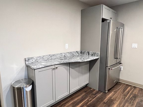 2nd image of 120 Hope Rd #2