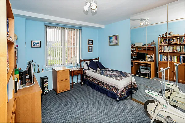 Sold by Douglas Elliman | media 18