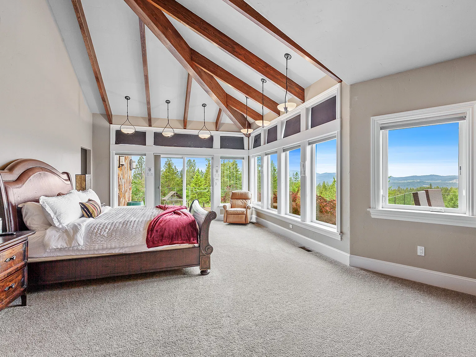 6 bed, 5.5 bath, 6250 sqft, $6,500 — Photo 4