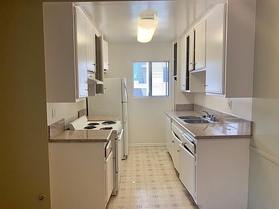 5th image of 1681 Amberwood Dr APT 203