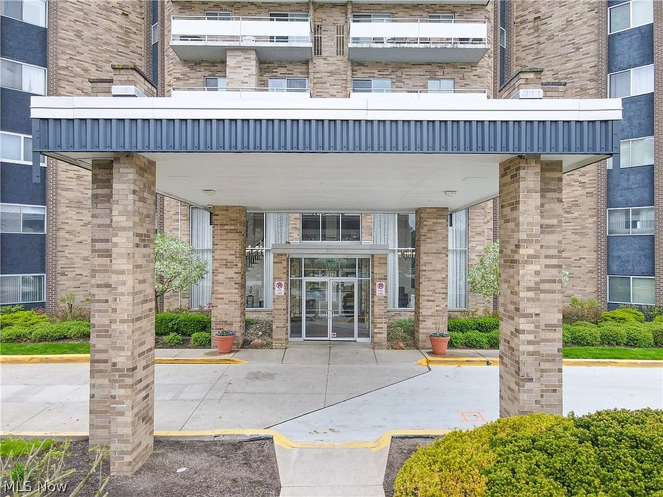 2112 Acacia Park Dr APT 106, Lyndhurst, OH 44124 | Zillow