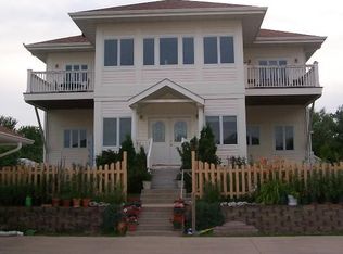 1202 N B St APT 1, Fairfield, IA 52556
