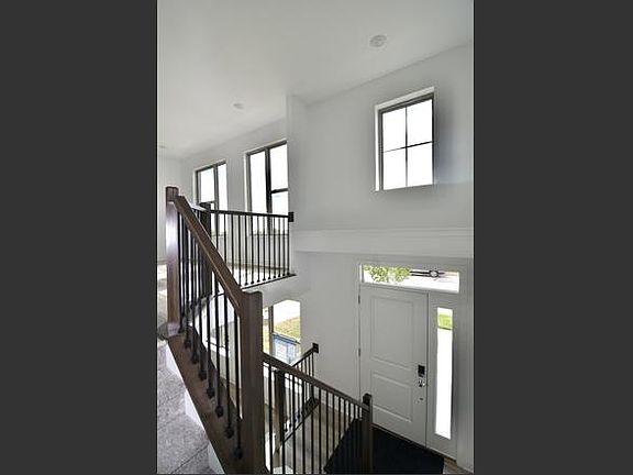 4th image of 13333 Minden Dr