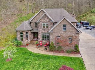 160 Magnolia Dr, Pikeville, KY 41501