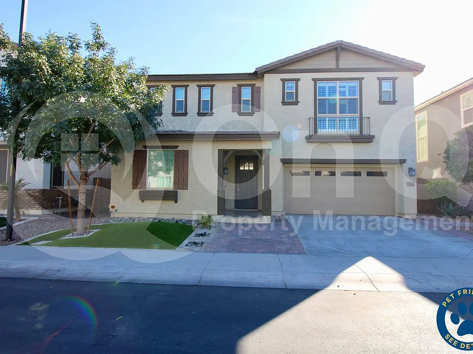 241 E Wisteria Dr
