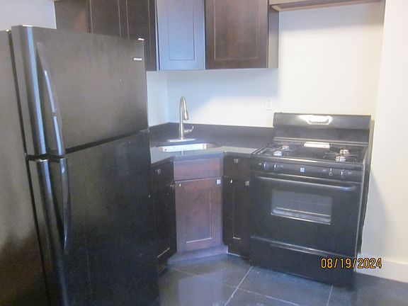 2nd image of 340 Roebling St APT 1D