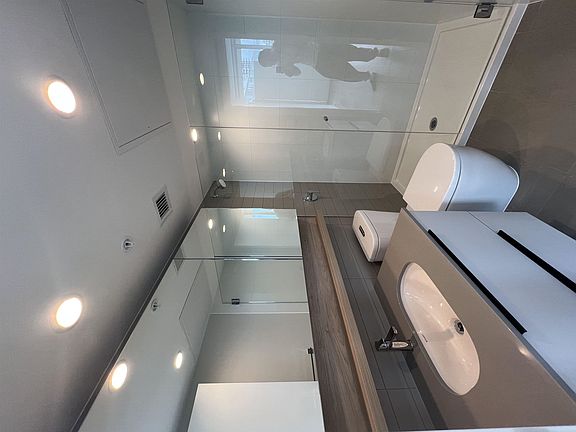 5th image of 567 Emerson St #2801