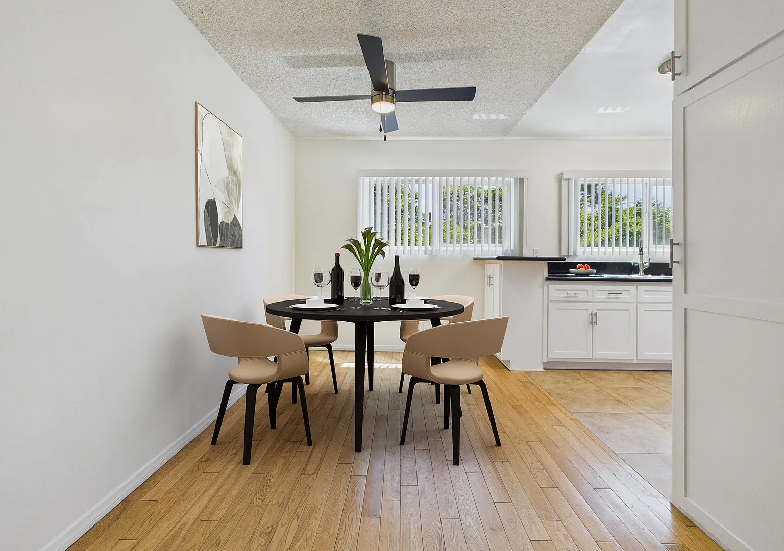 13060 Burbank Blvd. Apartments — Photo 4
